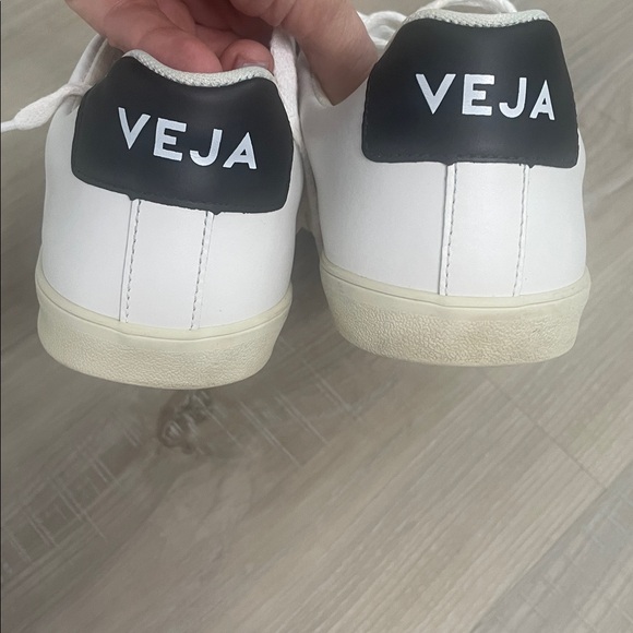 Veja Esplar Sneakers in white and black colorway - Picture 7 of 12